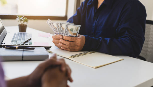 Short Term Loans Online: Request Assistance Immediately from a Helpful Lender